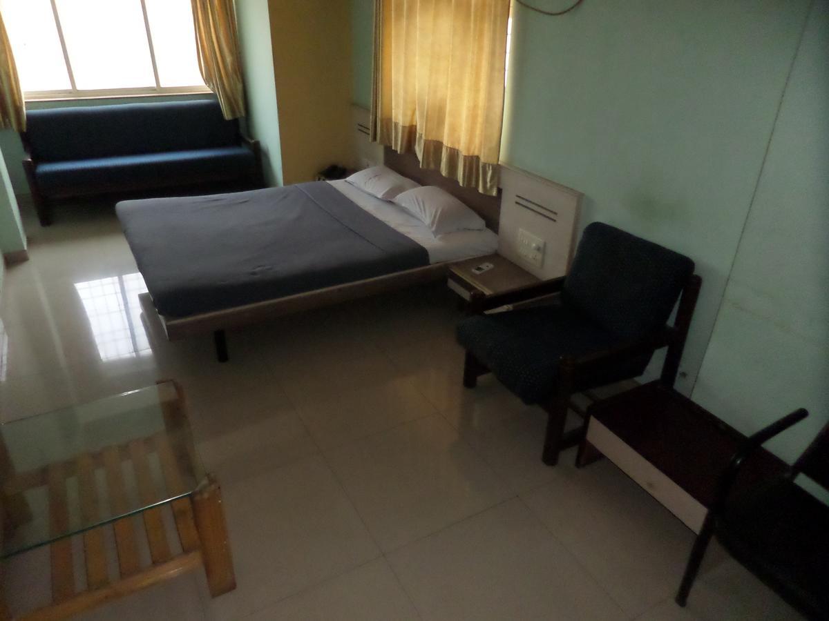 Hotel Sadanand Sangli ภายนอก รูปภาพ