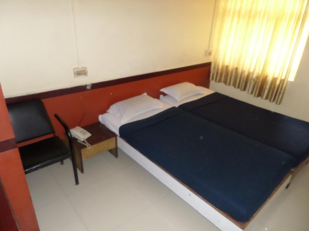 Hotel Sadanand Sangli ภายนอก รูปภาพ