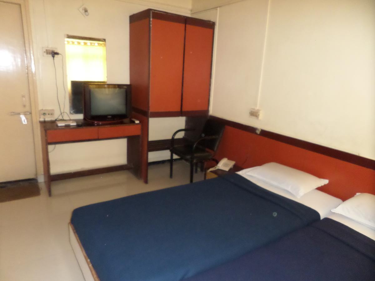 Hotel Sadanand Sangli ภายนอก รูปภาพ